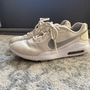 NIKE AIRS SIZE 7.5